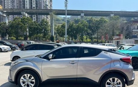 Toyota C-HR I рестайлинг, 2021 год, 1 600 000 рублей, 4 фотография