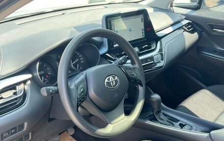 Toyota C-HR I рестайлинг, 2021 год, 1 600 000 рублей, 14 фотография