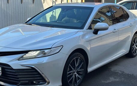 Toyota Camry, 2021 год, 3 590 000 рублей, 2 фотография