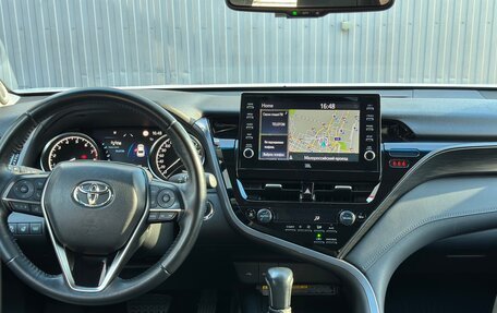 Toyota Camry, 2021 год, 3 590 000 рублей, 10 фотография