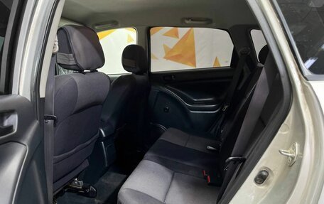 Pontiac Vibe II, 2004 год, 600 000 рублей, 24 фотография