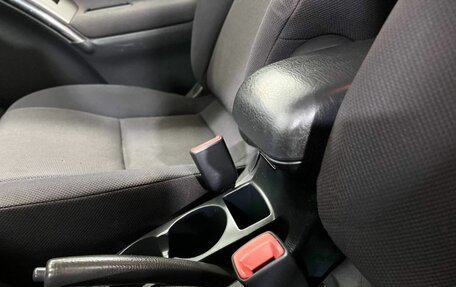 Pontiac Vibe II, 2004 год, 600 000 рублей, 31 фотография