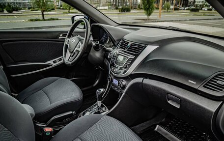 Hyundai Solaris II рестайлинг, 2012 год, 850 000 рублей, 23 фотография