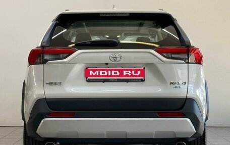 Toyota RAV4, 2025 год, 3 770 000 рублей, 7 фотография