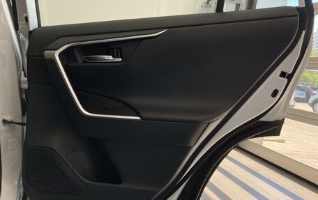 Toyota RAV4, 2025 год, 3 770 000 рублей, 21 фотография