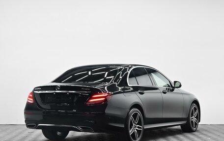 Mercedes-Benz E-Класс, 2018 год, 2 795 000 рублей, 5 фотография