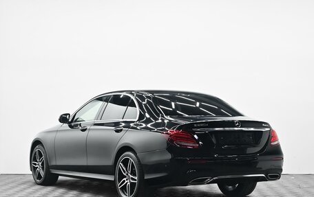 Mercedes-Benz E-Класс, 2018 год, 2 795 000 рублей, 4 фотография