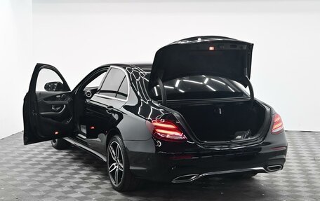 Mercedes-Benz E-Класс, 2018 год, 2 795 000 рублей, 6 фотография