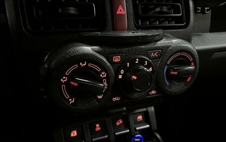 Suzuki Jimny, 2019 год, 2 920 000 рублей, 15 фотография