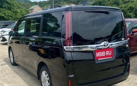 Toyota Noah III, 2021 год, 1 850 000 рублей, 6 фотография