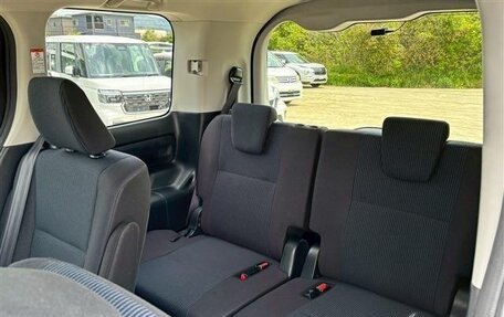 Toyota Noah III, 2021 год, 1 850 000 рублей, 14 фотография