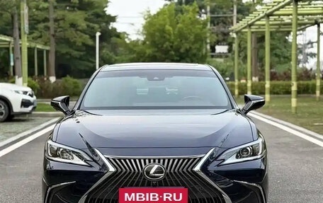 Lexus ES VII, 2020 год, 2 700 000 рублей, 2 фотография