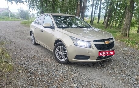 Chevrolet Cruze II, 2010 год, 550 000 рублей, 4 фотография