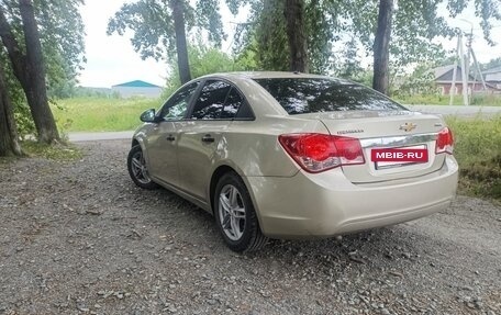 Chevrolet Cruze II, 2010 год, 550 000 рублей, 5 фотография