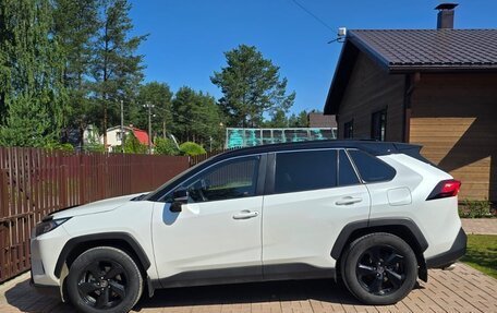 Toyota RAV4, 2021 год, 3 600 000 рублей, 3 фотография