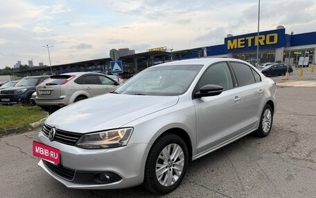 Volkswagen Jetta VI, 2014 год, 1 000 000 рублей, 3 фотография