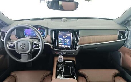 Volvo S90 II рестайлинг, 2025 год, 6 500 000 рублей, 12 фотография