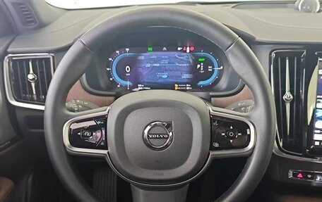 Volvo S90 II рестайлинг, 2025 год, 6 500 000 рублей, 13 фотография