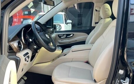 Mercedes-Benz V-Класс, 2022 год, 4 700 000 рублей, 5 фотография