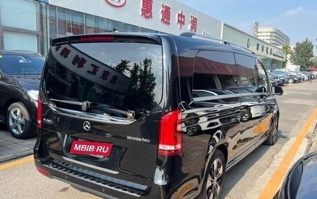 Mercedes-Benz V-Класс, 2022 год, 4 700 000 рублей, 4 фотография