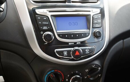 Hyundai Solaris II рестайлинг, 2011 год, 600 000 рублей, 11 фотография