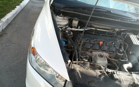 Honda Stream II, 2009 год, 1 490 000 рублей, 20 фотография