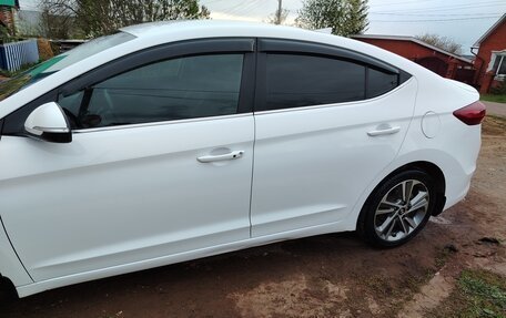 Hyundai Elantra VI рестайлинг, 2018 год, 1 300 000 рублей, 4 фотография