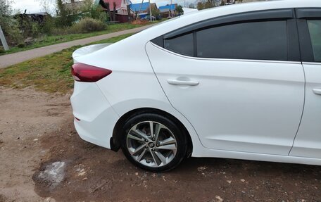 Hyundai Elantra VI рестайлинг, 2018 год, 1 300 000 рублей, 9 фотография