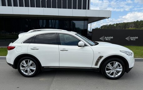 Infiniti QX70, 2013 год, 2 080 000 рублей, 4 фотография