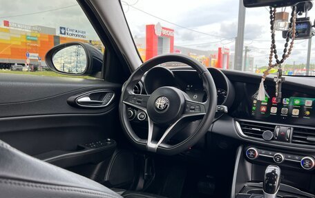 Alfa Romeo Giulia II, 2016 год, 2 100 000 рублей, 13 фотография