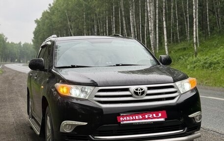 Toyota Highlander III, 2011 год, 2 250 000 рублей, 3 фотография