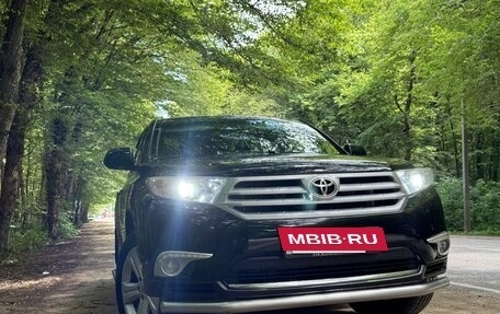 Toyota Highlander III, 2011 год, 2 250 000 рублей, 21 фотография