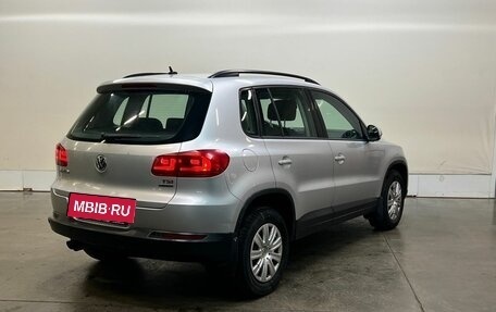 Volkswagen Tiguan I, 2011 год, 948 000 рублей, 2 фотография