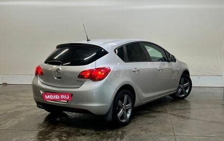 Opel Astra J, 2011 год, 607 000 рублей, 2 фотография