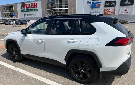 Toyota RAV4, 2020 год, 3 500 000 рублей, 3 фотография
