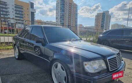 Mercedes-Benz E-Класс, 1992 год, 2 500 000 рублей, 26 фотография