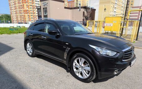Infiniti QX70, 2013 год, 1 850 000 рублей, 2 фотография