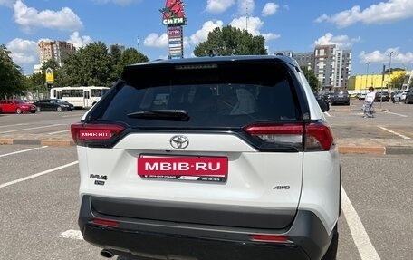 Toyota RAV4, 2020 год, 3 500 000 рублей, 4 фотография