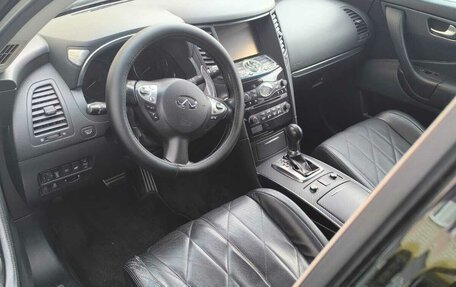 Infiniti QX70, 2013 год, 1 850 000 рублей, 8 фотография