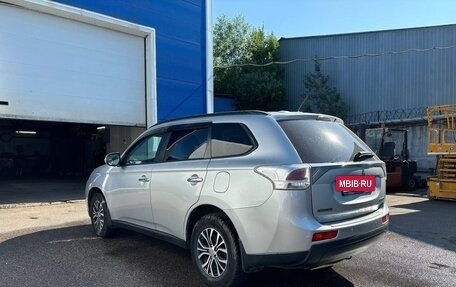 Mitsubishi Outlander III рестайлинг 3, 2013 год, 1 250 000 рублей, 5 фотография