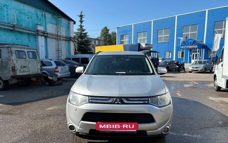 Mitsubishi Outlander III рестайлинг 3, 2013 год, 1 250 000 рублей, 2 фотография