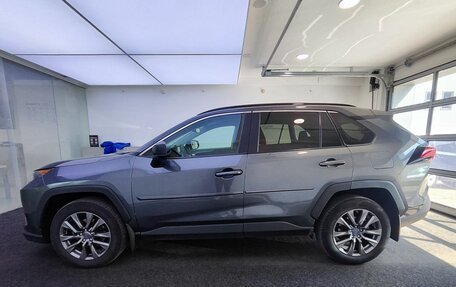 Toyota RAV4, 2019 год, 2 310 000 рублей, 10 фотография