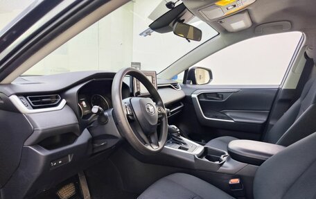 Toyota RAV4, 2019 год, 2 310 000 рублей, 20 фотография