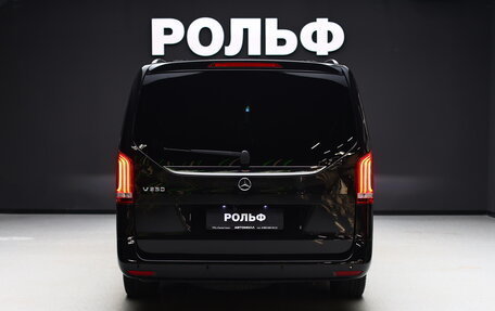 Mercedes-Benz V-Класс, 2017 год, 8 990 000 рублей, 4 фотография