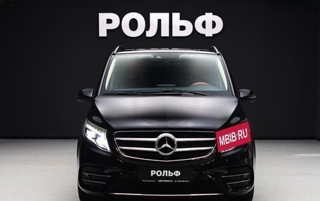 Mercedes-Benz V-Класс, 2017 год, 8 990 000 рублей, 3 фотография