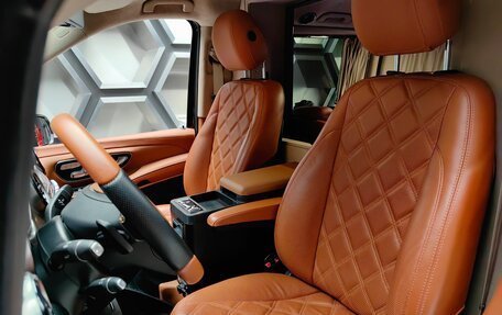 Mercedes-Benz V-Класс, 2017 год, 8 990 000 рублей, 12 фотография