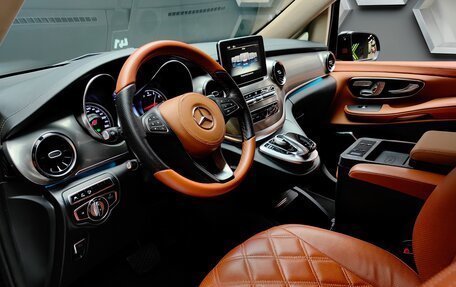 Mercedes-Benz V-Класс, 2017 год, 8 990 000 рублей, 13 фотография
