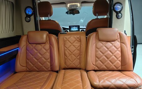Mercedes-Benz V-Класс, 2017 год, 8 990 000 рублей, 21 фотография