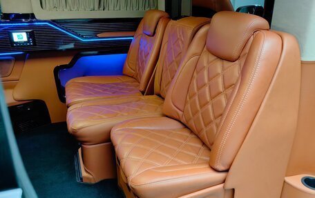 Mercedes-Benz V-Класс, 2017 год, 8 990 000 рублей, 22 фотография