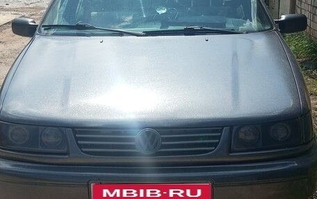Volkswagen Passat B4, 1995 год, 350 000 рублей, 4 фотография